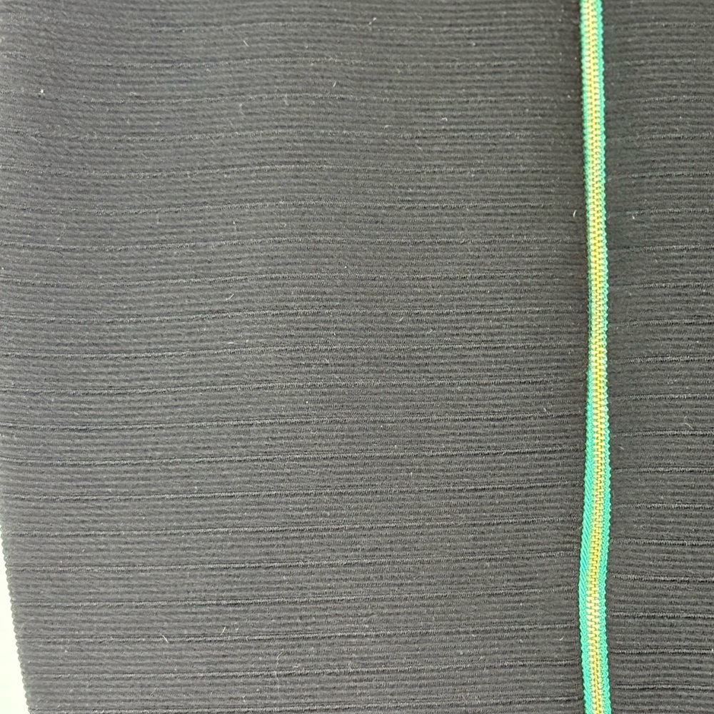 Elegant BarIII Black ribbed pencil Skirt with Green zipper Accent- small - Picture 3 of 4